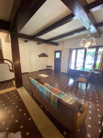 Venta chalet de estilo ideal para emprendimiento 