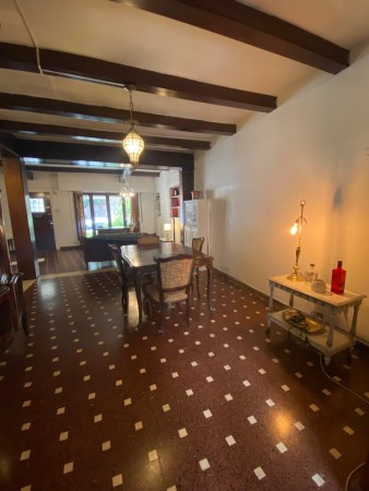 Venta chalet de estilo ideal para emprendimiento 