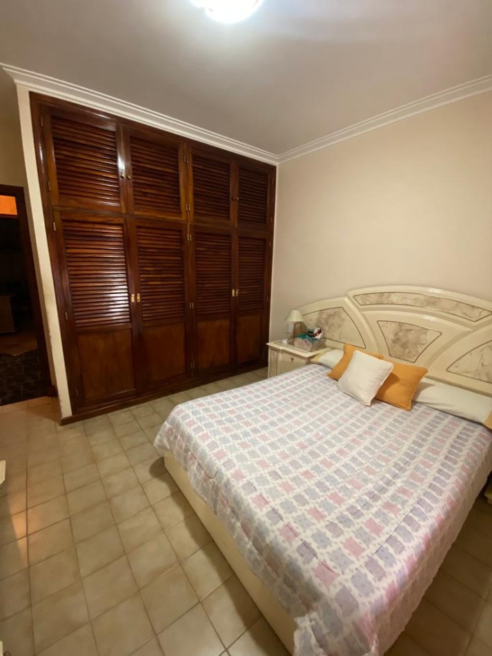 Chalet 3 amb + depto patio y quincho. Barrio las avenidas