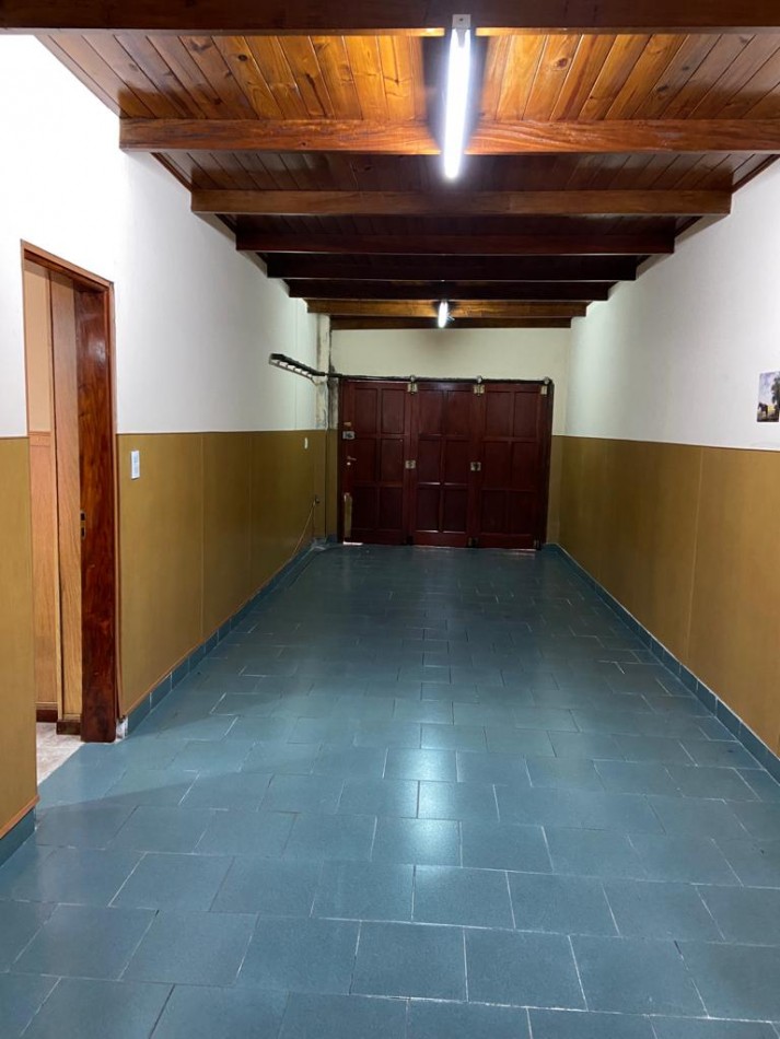 Chalet 3 amb + depto patio y quincho. Barrio las avenidas