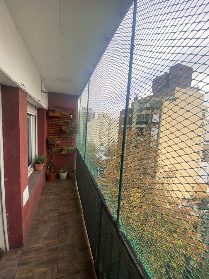 Departamento 3 ambientes moderno con balcon a la calle 