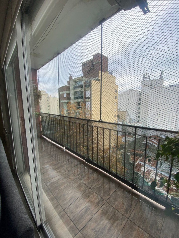 Departamento 3 ambientes moderno con balcon a la calle 