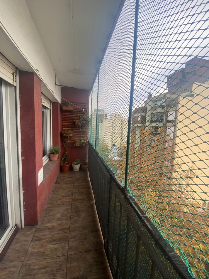 Departamento 3 ambientes moderno con balcon a la calle 