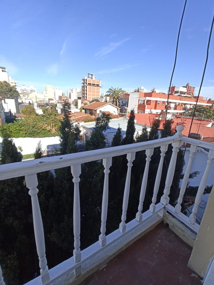 Alquiler 24 meses - Depto 2 ambientes con balcon Z/ La Perla 