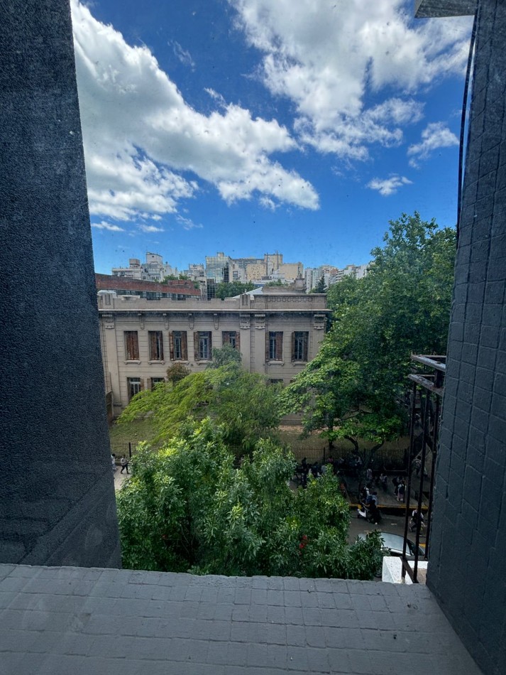 Ambiente al frente con balcon, zona Punta Iglesia 