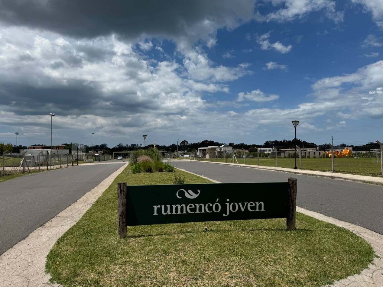 CASA DE 4 AMB CON PILETA A ESTRENAR. RUMENCO JOVEN