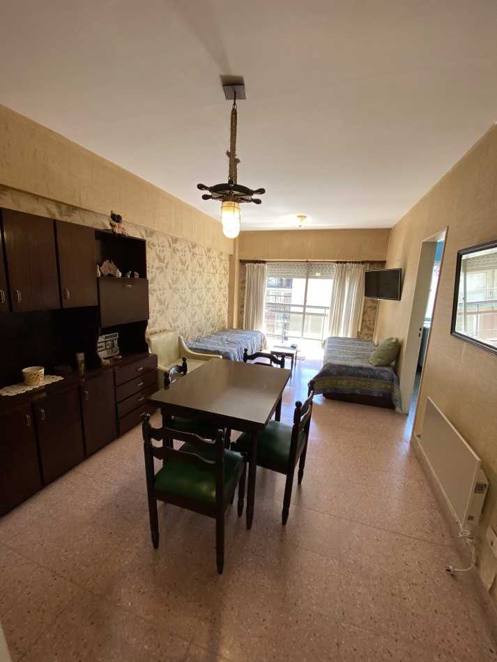2 ambientes al frente con balcon, zona Guemes