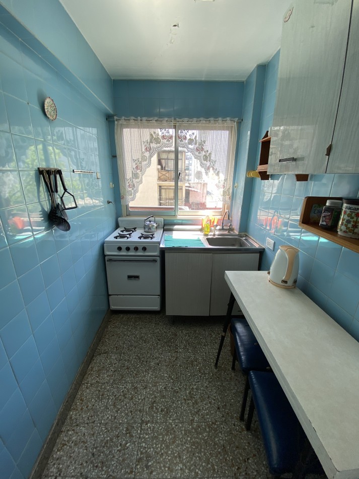 2 ambientes al frente con balcon, zona Guemes