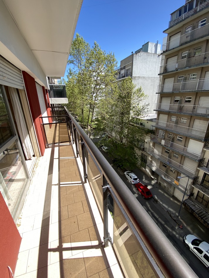 2 ambientes al frente con balcon, zona Guemes