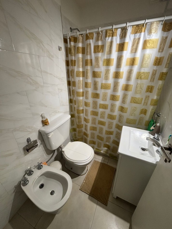 Impecable departamento al frente, zona La Perla