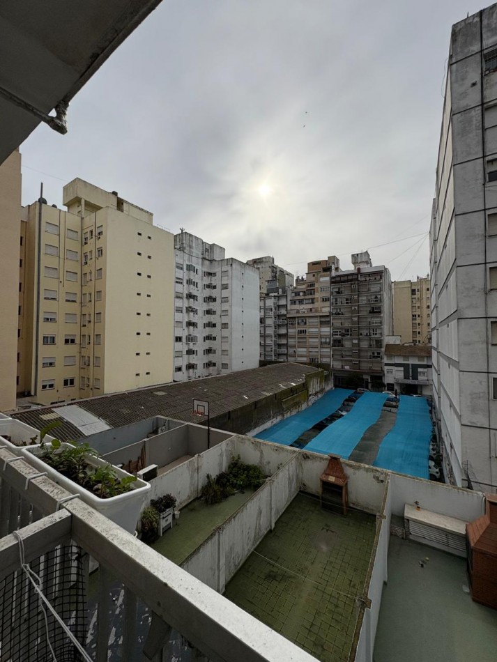 Departamento 2 amb con cochera Z/Aldrey