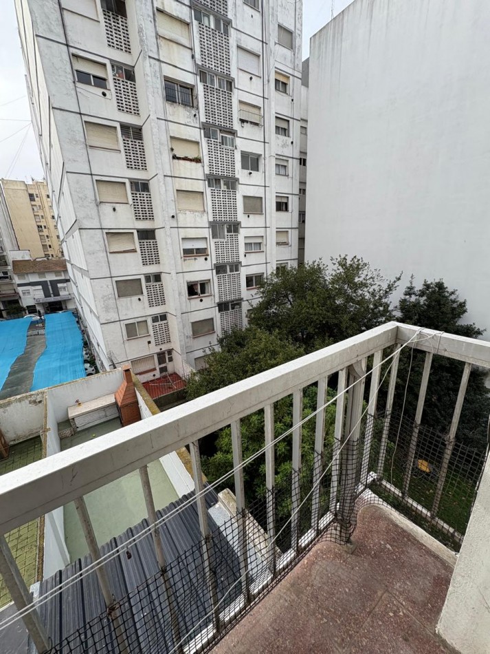 Departamento 2 amb con cochera Z/Aldrey
