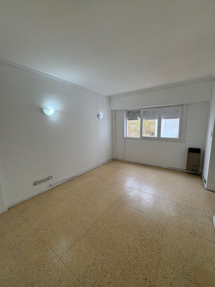 Departamento 2 amb con cochera Z/Aldrey