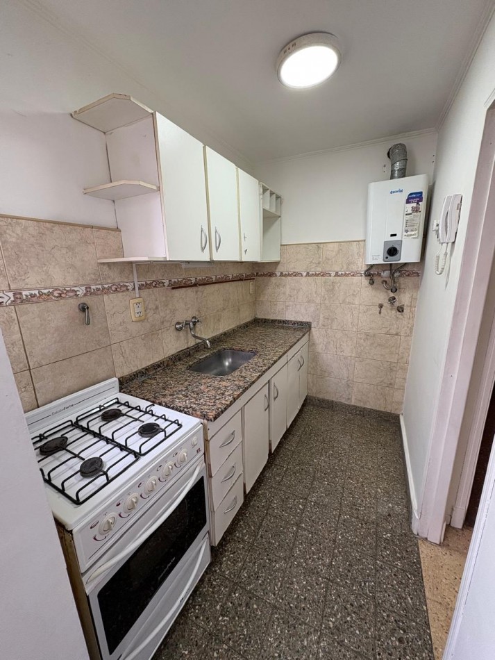 Departamento 2 amb con cochera Z/Aldrey