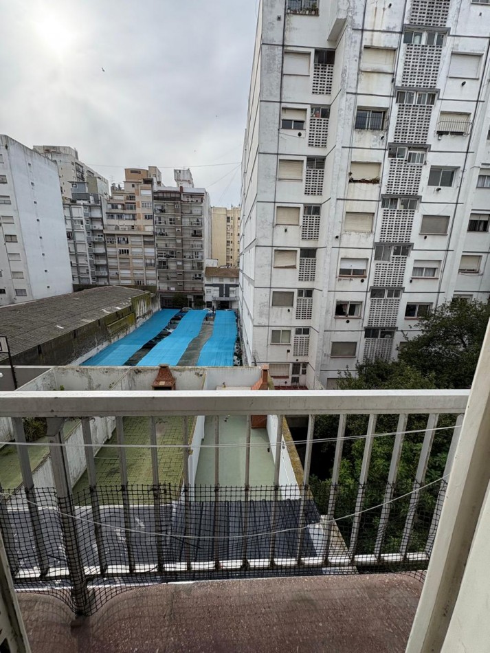 Departamento 2 amb con cochera Z/Aldrey