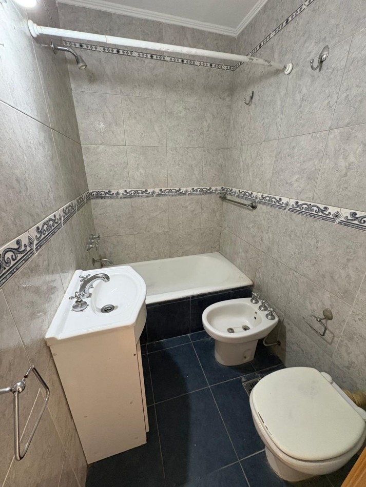 Departamento 2 amb con cochera Z/Aldrey