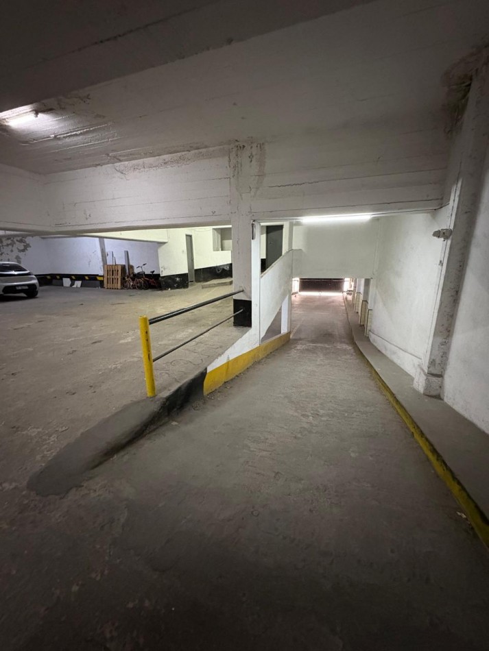 Departamento 2 amb con cochera Z/Aldrey