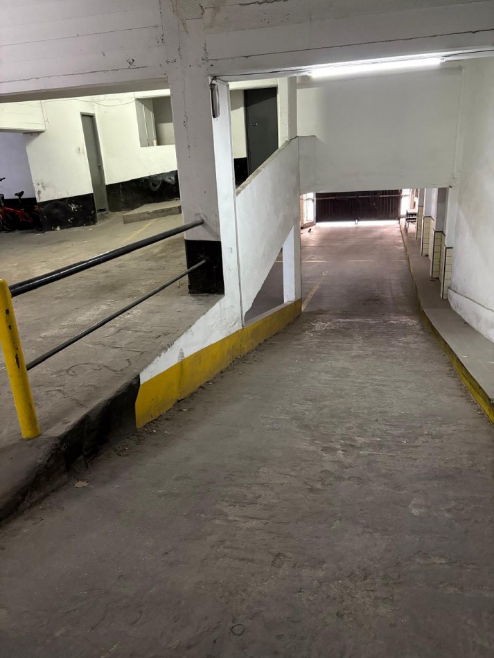 Departamento 2 amb con cochera Z/Aldrey