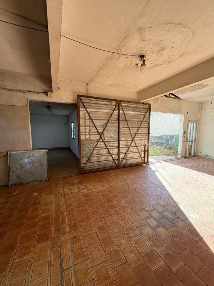 ALQUILER COMERCIAL Galpon de 380 mts con oficinas, zona Las Avenidas