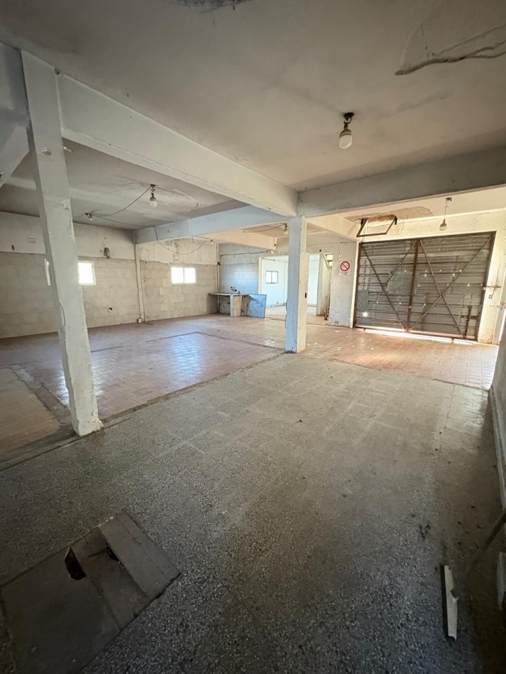 ALQUILER COMERCIAL Galpon de 380 mts con oficinas, zona Las Avenidas