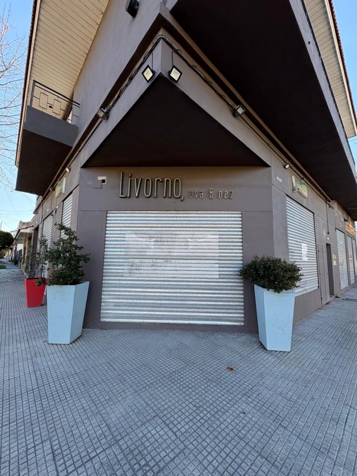 Local en venta en esquina, barrio Chauvin