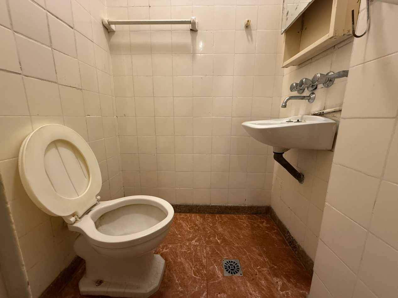 Departamento 3 amb con dependencia Z/Plaza Colon