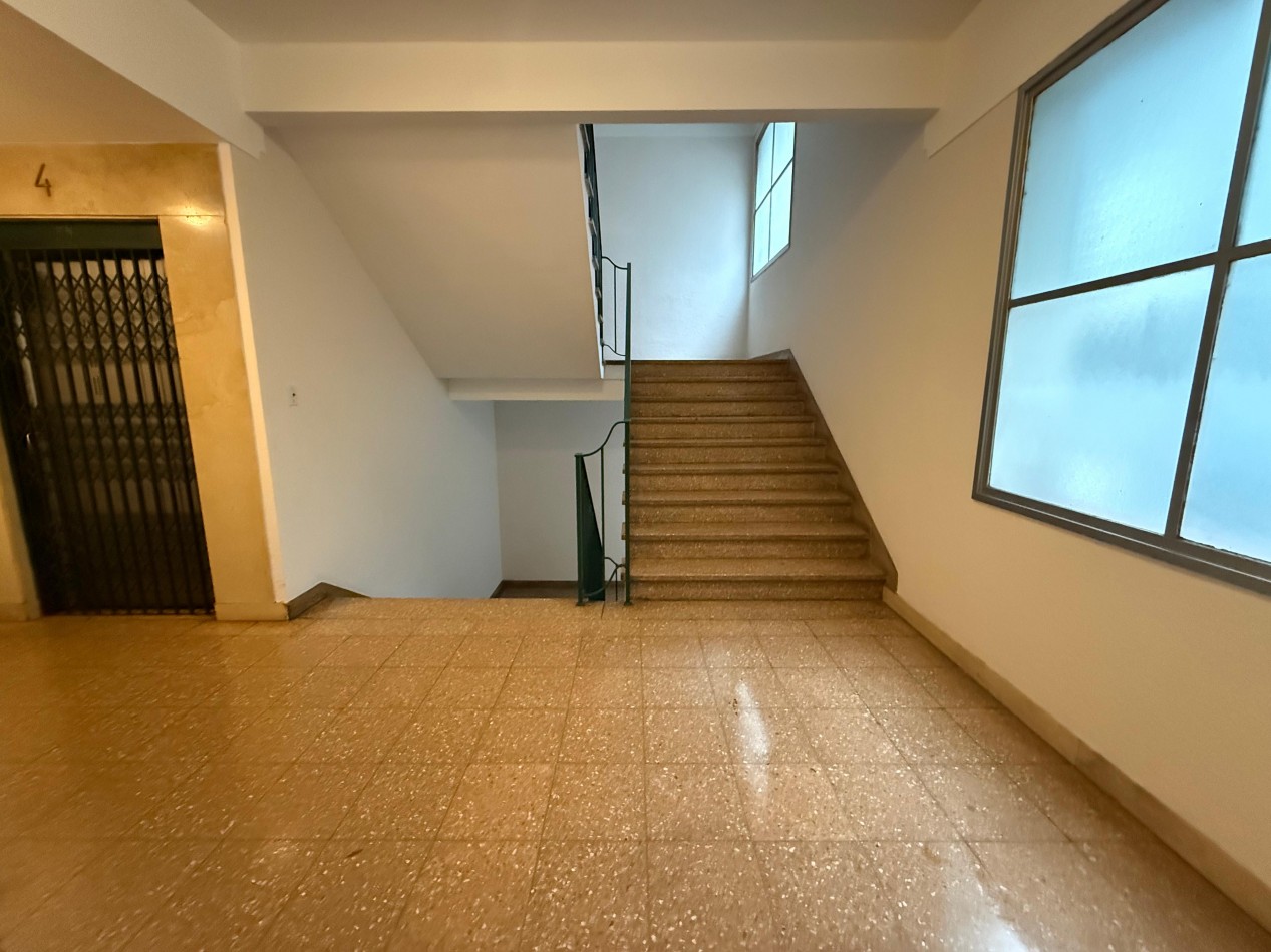 Departamento 3 amb con dependencia Z/Plaza Colon