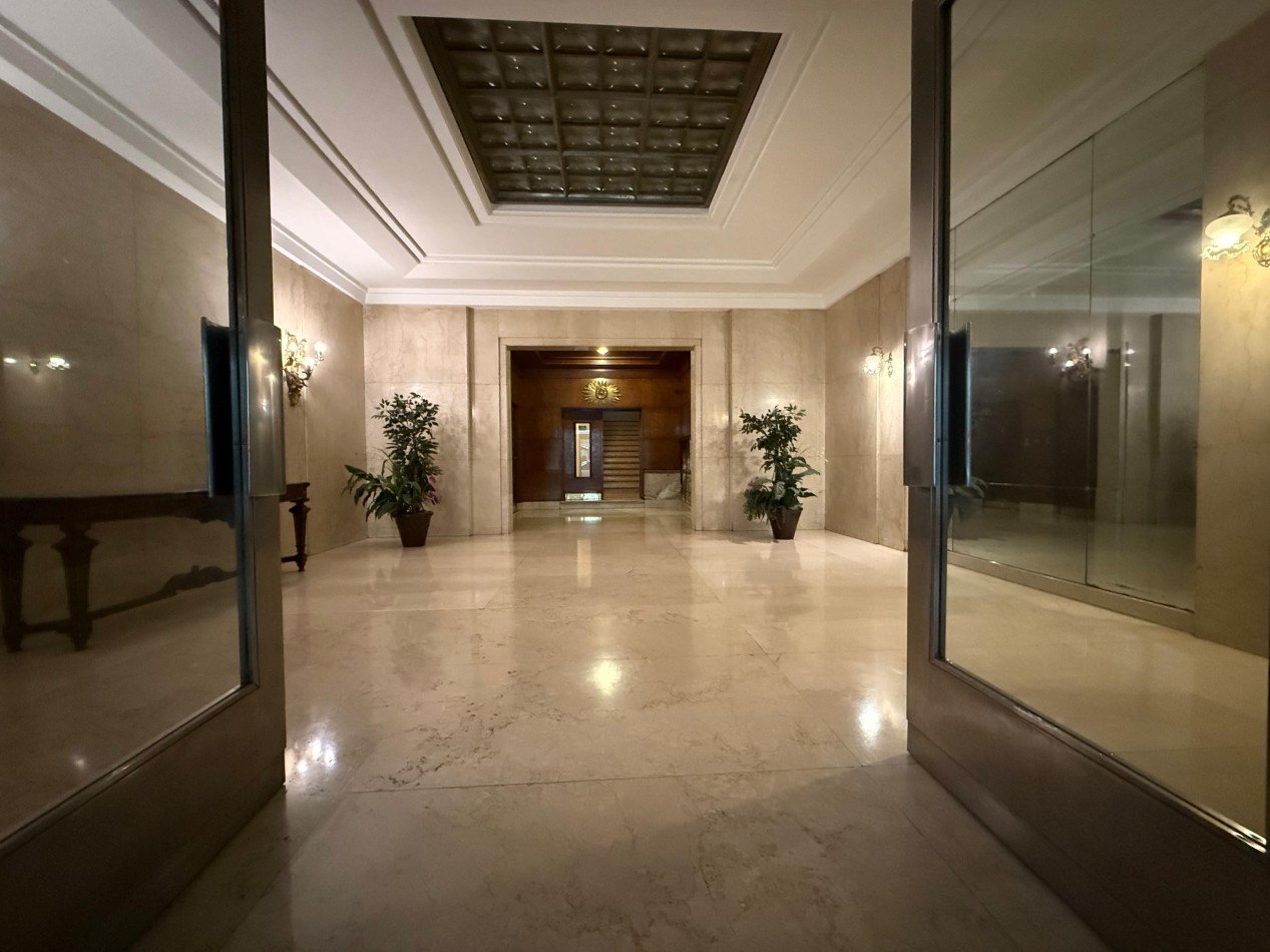 Departamento 3 amb con dependencia Z/Plaza Colon