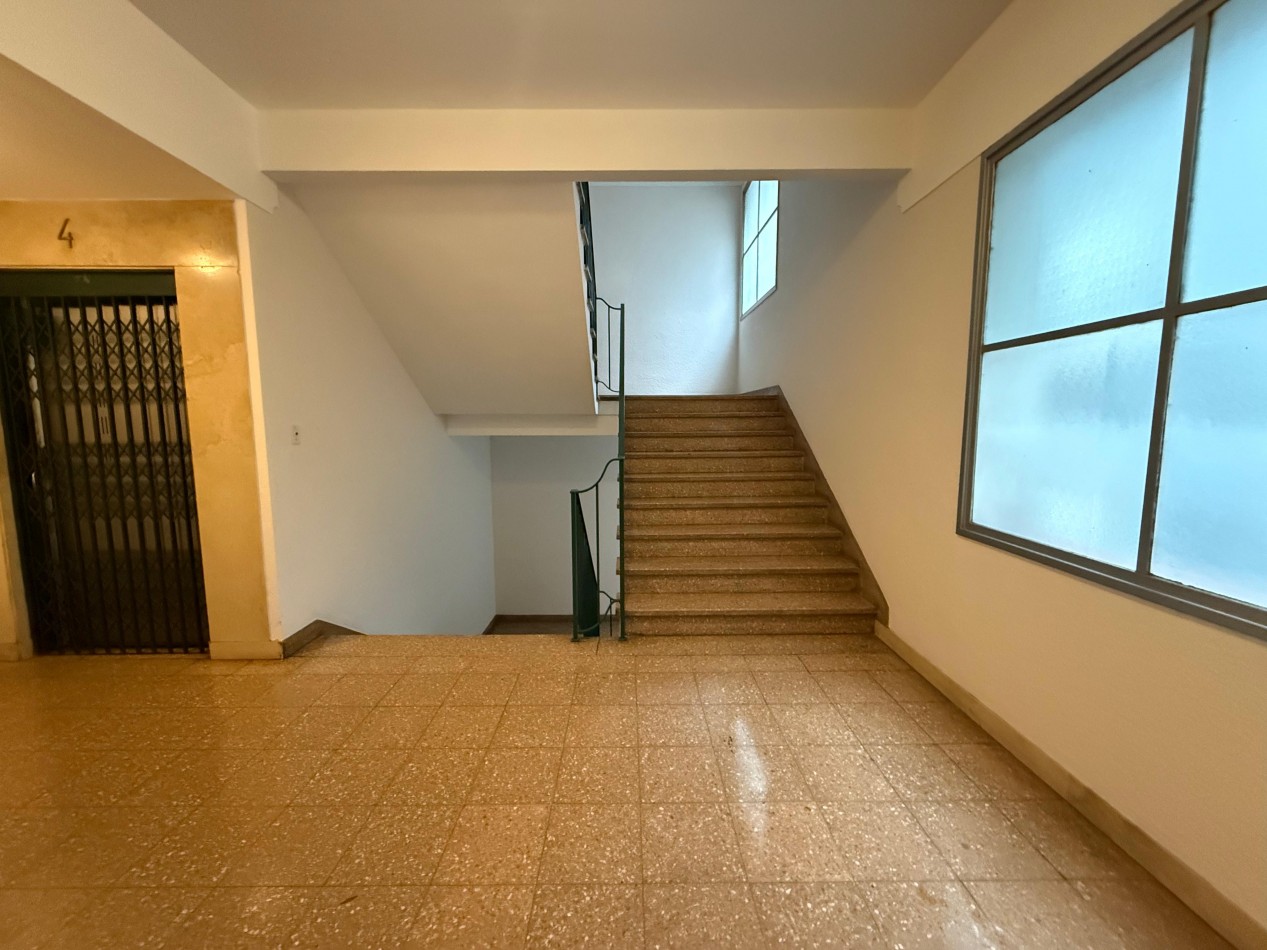 Departamento 3 amb con dependencia Z/Plaza Colon