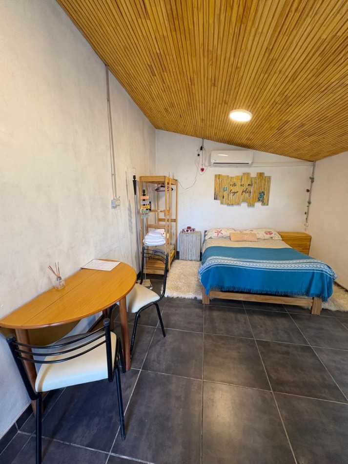 Alquiler 24 meses PH monoambiente con entrada de auto y patio propio. Zona Colinas P. Ramos 
