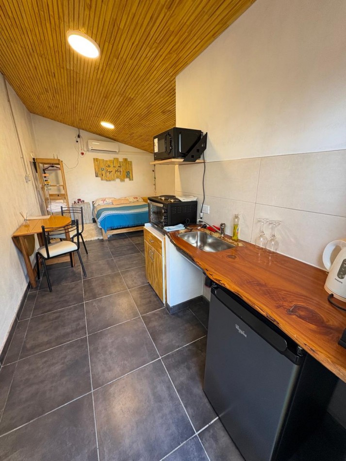Alquiler 24 meses PH monoambiente con entrada de auto y patio propio. Zona Colinas P. Ramos 