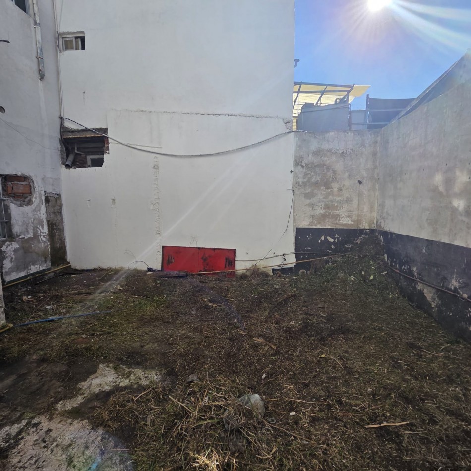 ALQUILER COMERCIAL Galpon de 380 mts con oficinas, zona Las Avenidas 