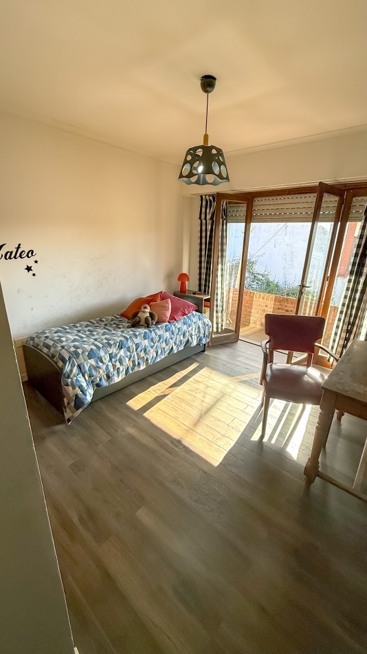 Chalet 4 ambientes, con garaje/quincho y jardin