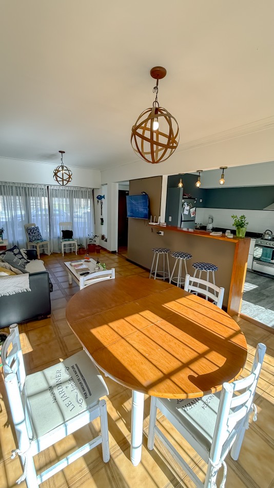 Chalet 4 ambientes, con garaje/quincho y jardin