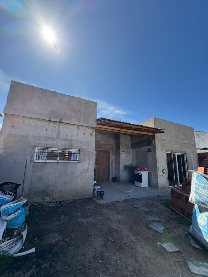 Casa 3 ambientes a terminar, zona Termas Huinco 