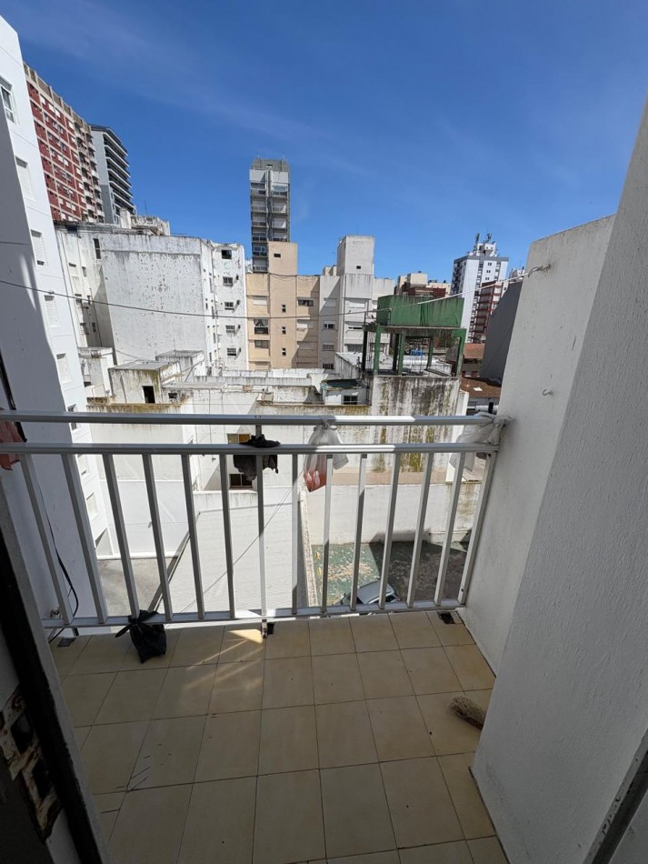 ALQUILER 24 MESES Depto 2 ambientes con balcon, zona La Perla 