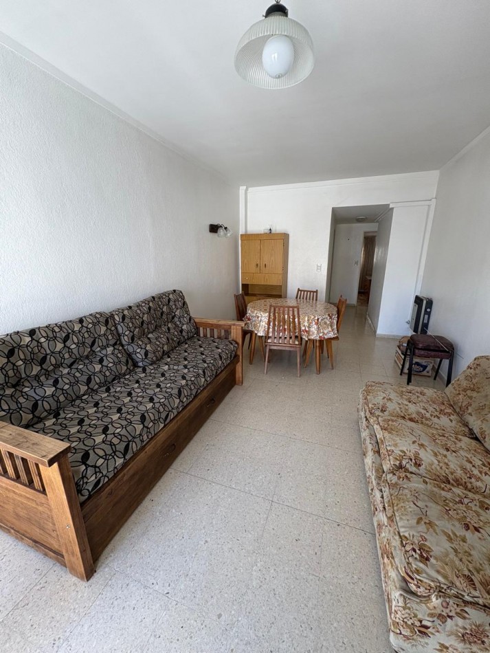 ALQUILER 24 MESES Depto 2 ambientes con balcon, zona La Perla 
