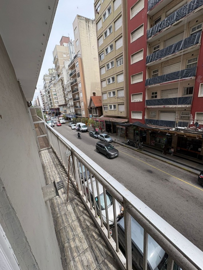 2 ambientes al frente reciclado, zona Centro