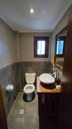 Venta PH independiente 4 ambientes  garage y jardin 