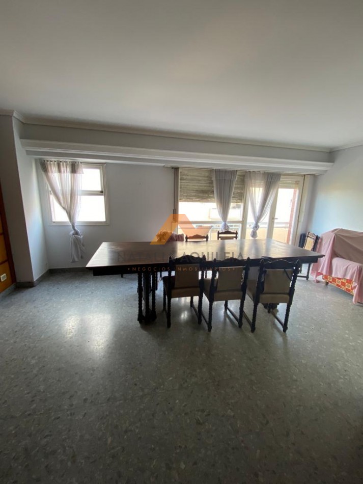 VENTA Departamento 3 amb c/ dependencia , zona Macrocentro.
