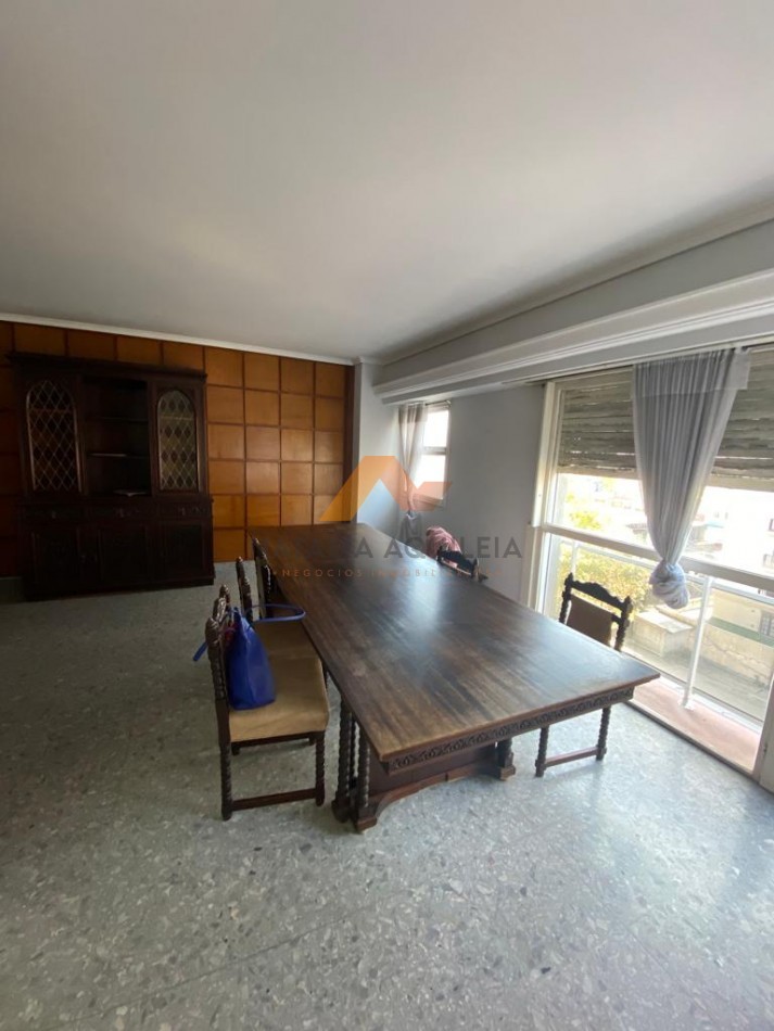VENTA Departamento 3 amb c/ dependencia , zona Macrocentro.
