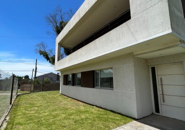 Moderna Casa 4 ambientes, barrio Colinas de Peralta Ramos