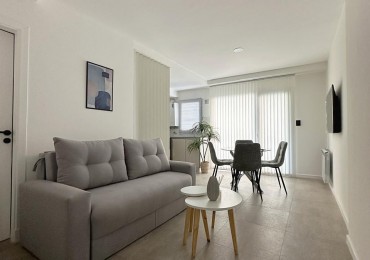 2 ambientes con dependencia a la calle con balcon