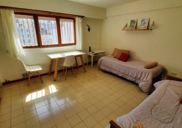 ALQUILER ESTUDIANTIL Ambiente luminoso, zona Plaza Colon 