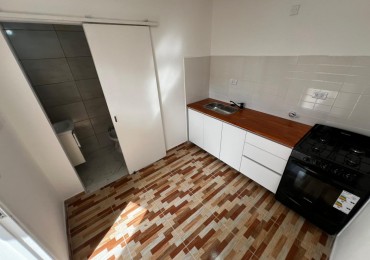 Ph 1 ambiente con patio, barrio Las Avenidas 
