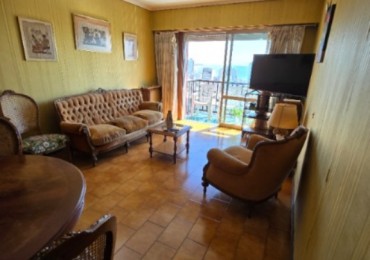 Departamento 3 amb c/ dependencia, cochera y vista al mar, zona Centro 