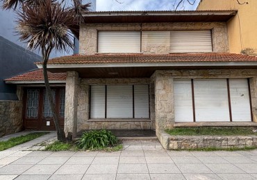  Chalet para desarrollo inmobiliario sobre Av. Jara 800 
