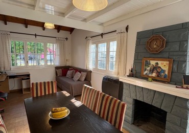 Chalet 4 ambientes con jardin y garaje, barrio Zacagnini 