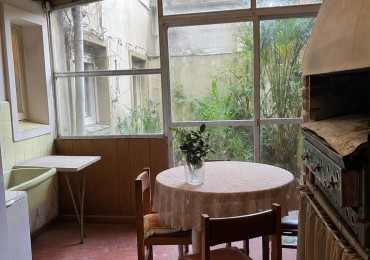 Venta departamento 3 ambientes con patio en zona la perla 