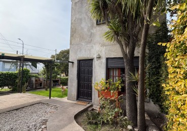 Casa 4 ambientes con jardin y garaje, zona Punta Mogotes 